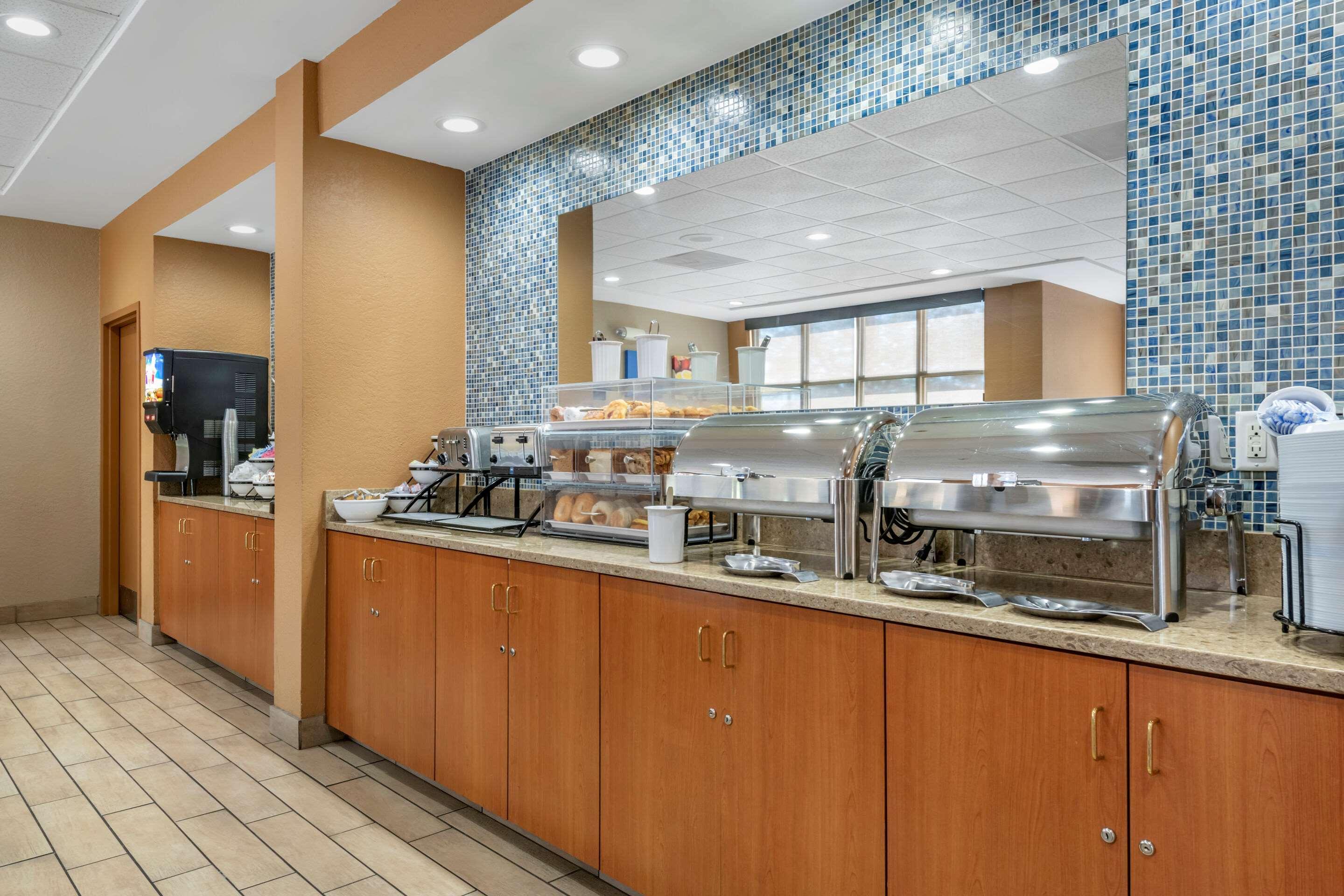 Comfort Inn & Suites Orlando North Sanford Esterno foto