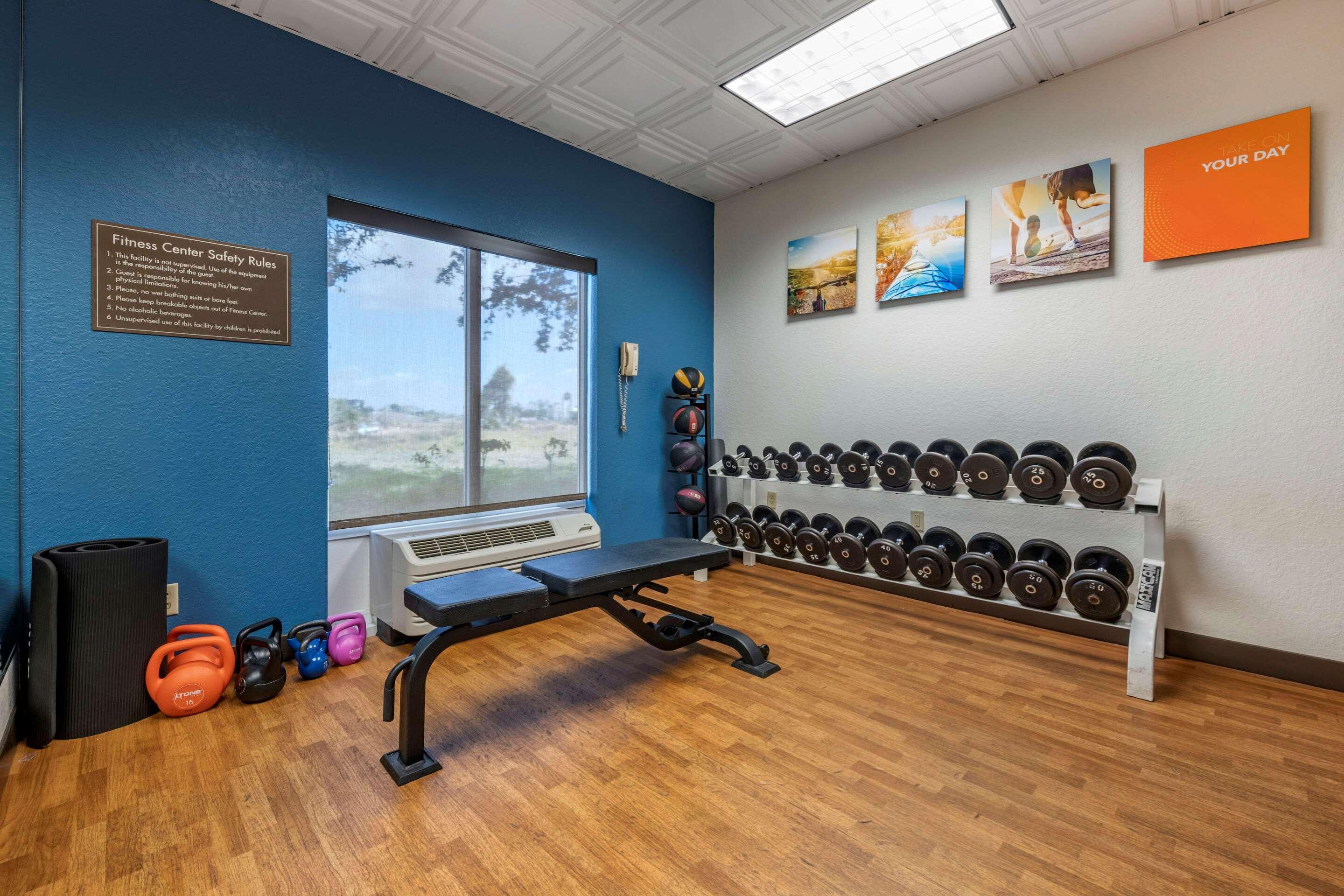 Comfort Inn & Suites Orlando North Sanford Esterno foto